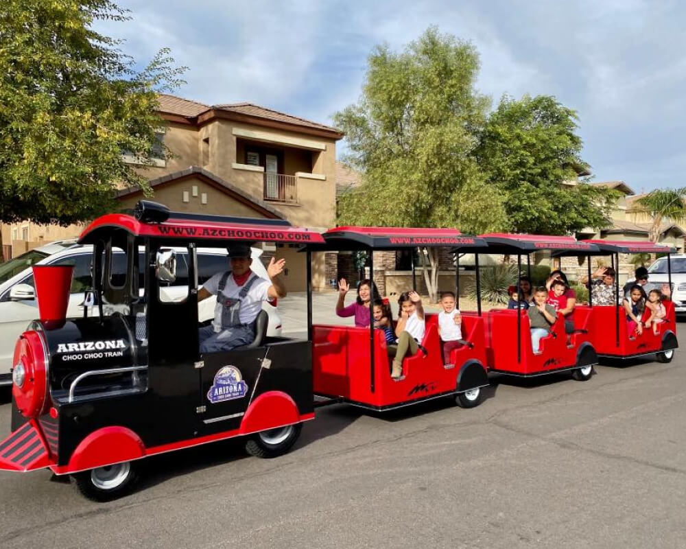 Kids trackless train in Arizona.